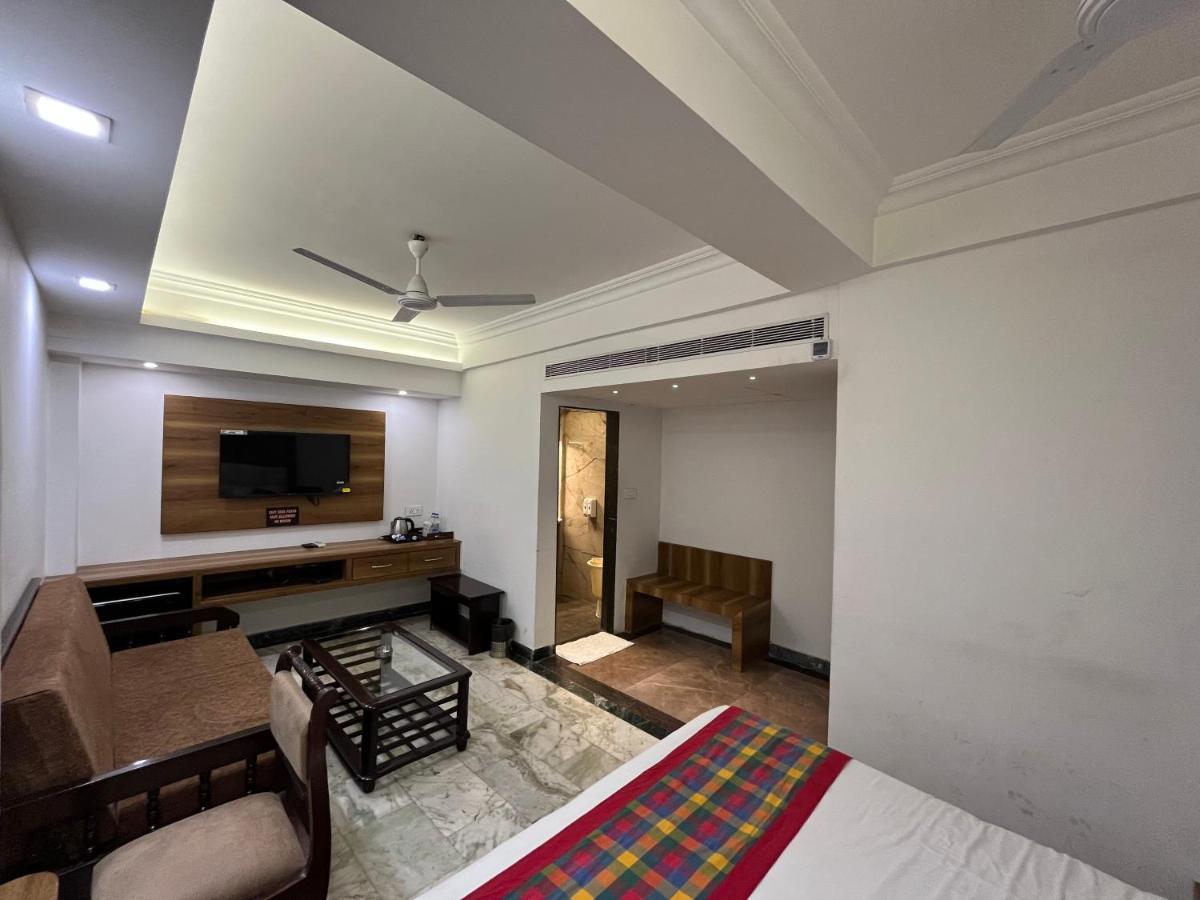 Hotel Moti Palace Агра Екстериор снимка