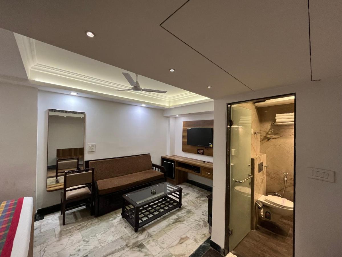 Hotel Moti Palace Агра Екстериор снимка