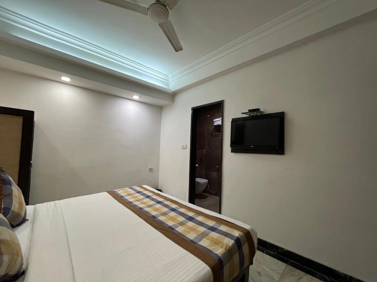 Hotel Moti Palace Агра Екстериор снимка