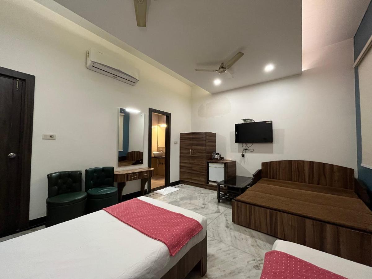 Hotel Moti Palace Агра Екстериор снимка