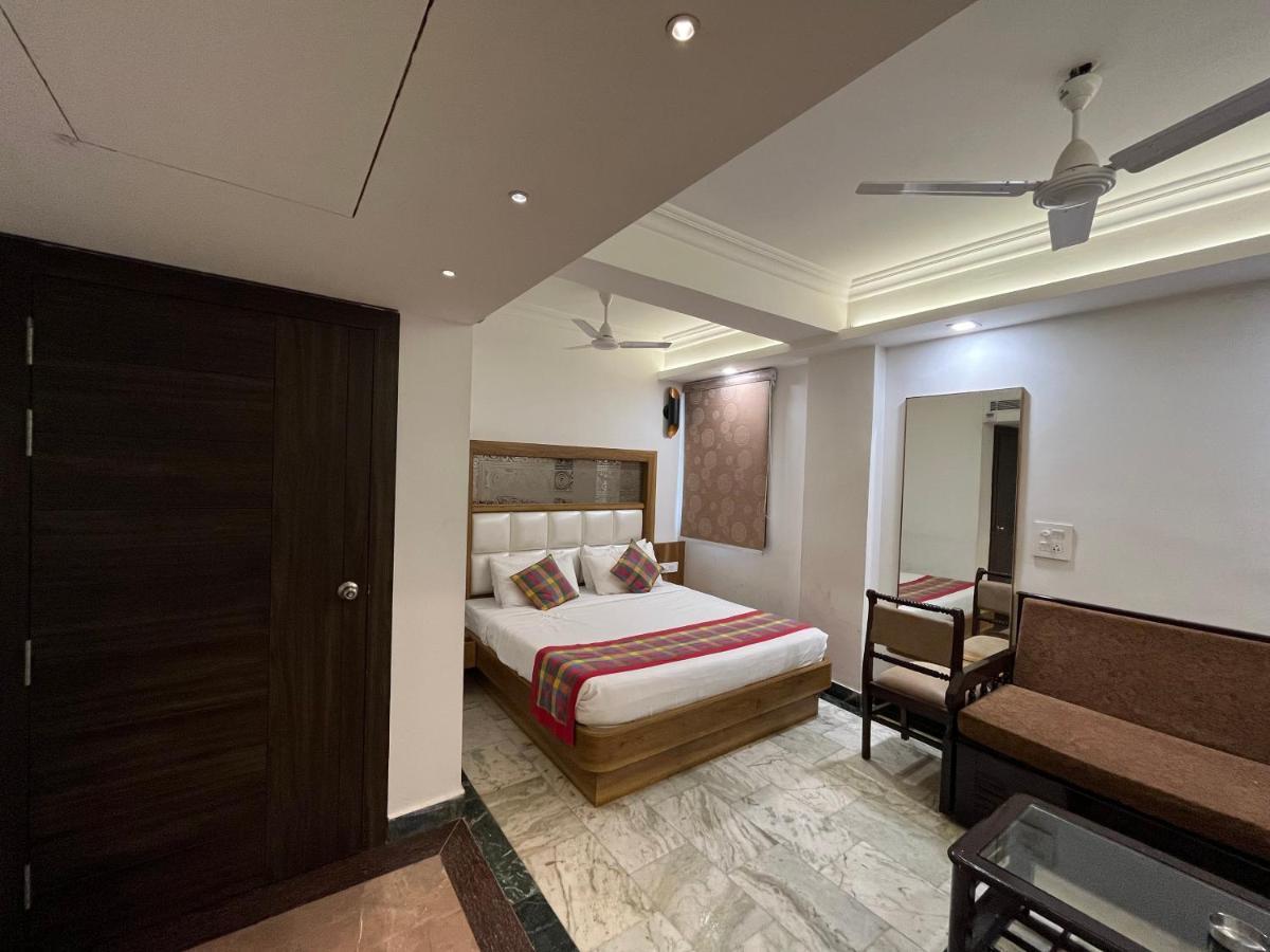 Hotel Moti Palace Агра Екстериор снимка