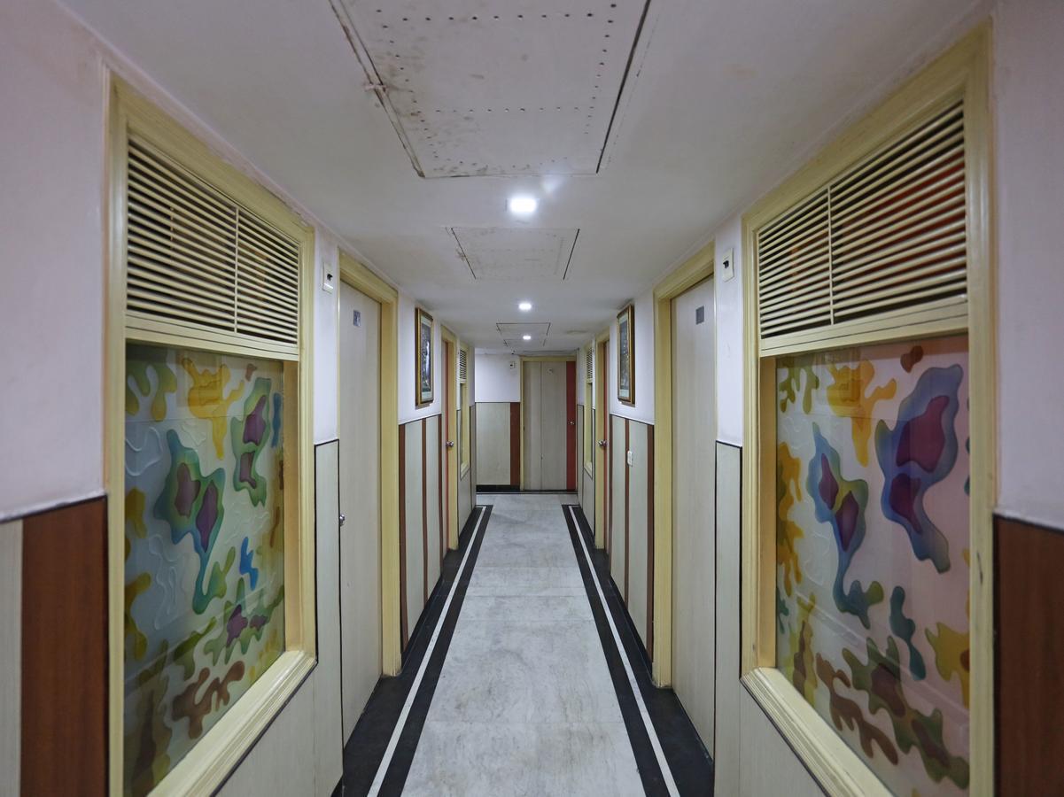 Hotel Moti Palace Агра Екстериор снимка