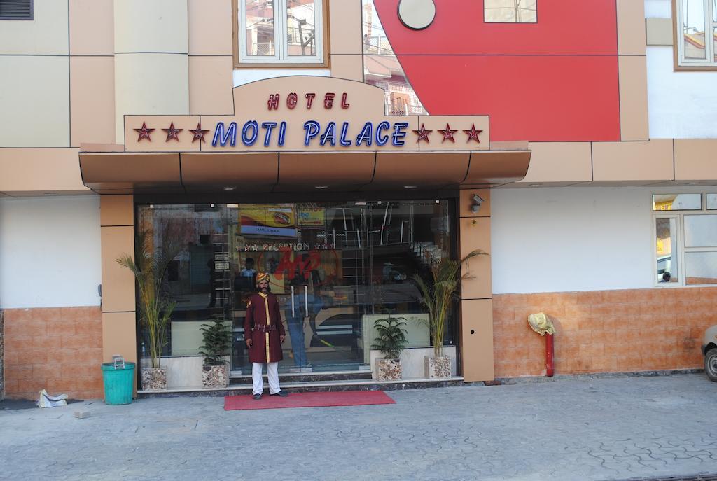 Hotel Moti Palace Агра Екстериор снимка