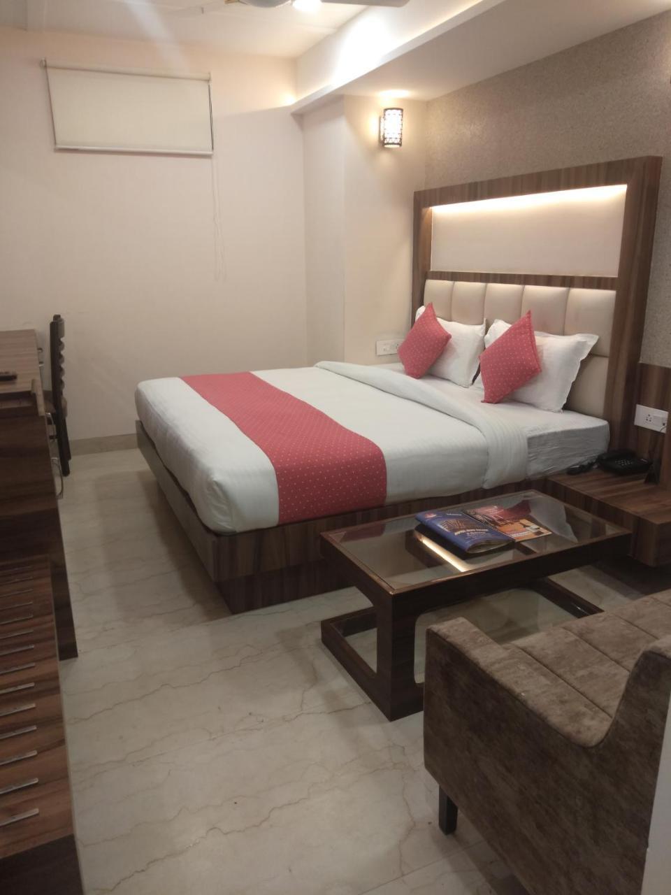 Hotel Moti Palace Агра Екстериор снимка