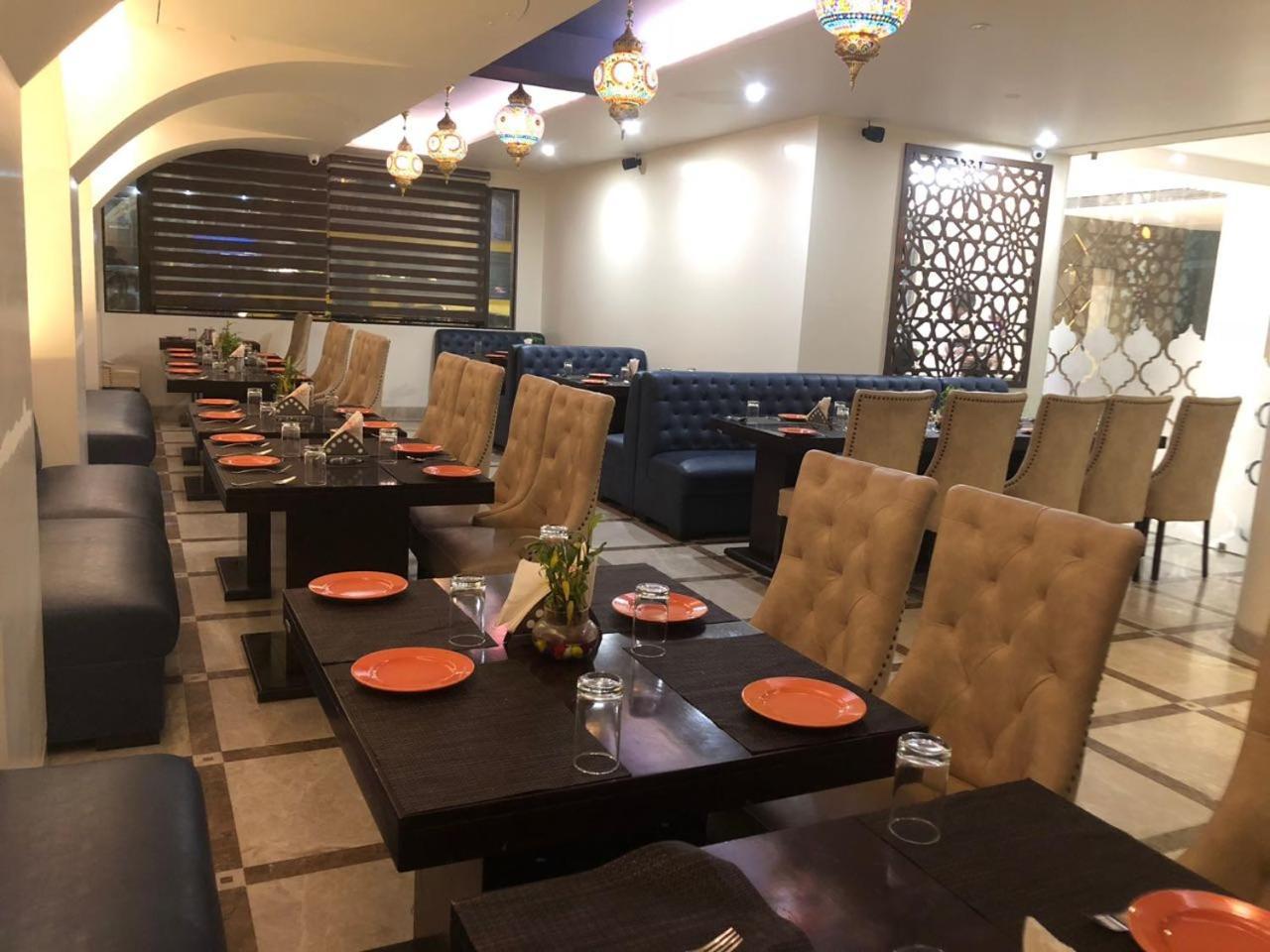 Hotel Moti Palace Агра Екстериор снимка