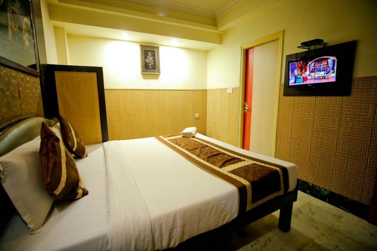 Hotel Moti Palace Агра Екстериор снимка