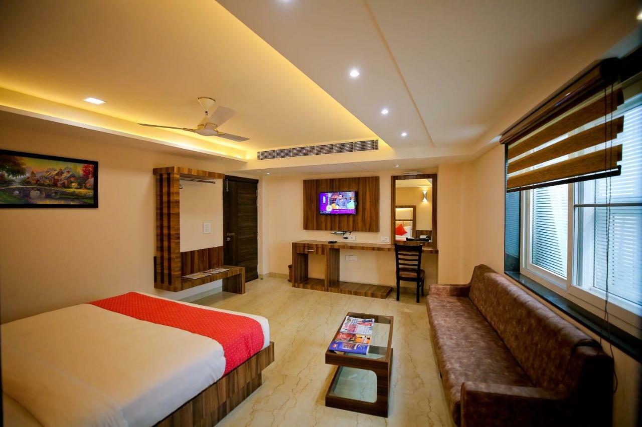 Hotel Moti Palace Агра Екстериор снимка
