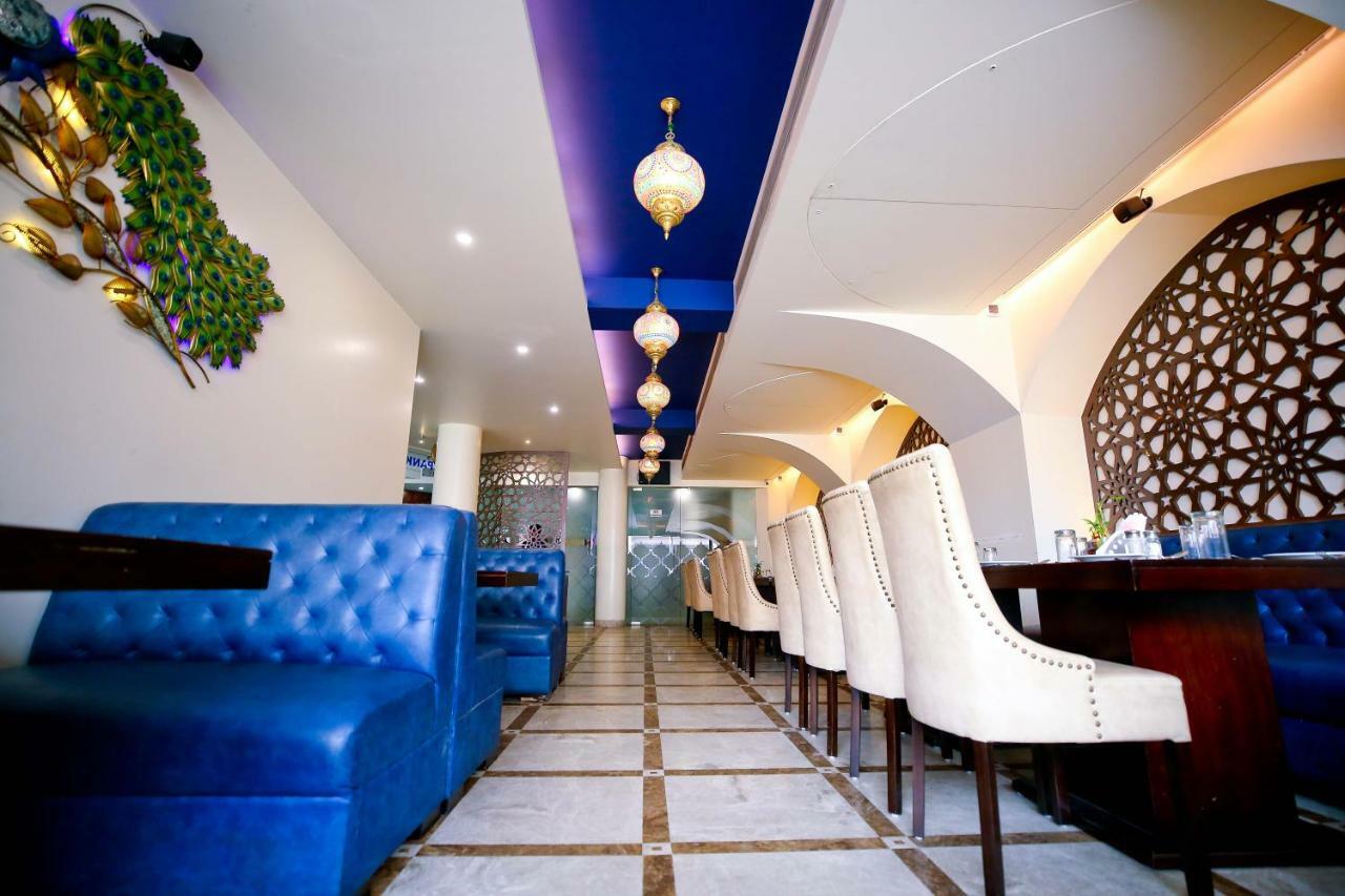 Hotel Moti Palace Агра Екстериор снимка